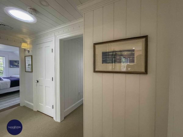 Cape Cod Home 995220