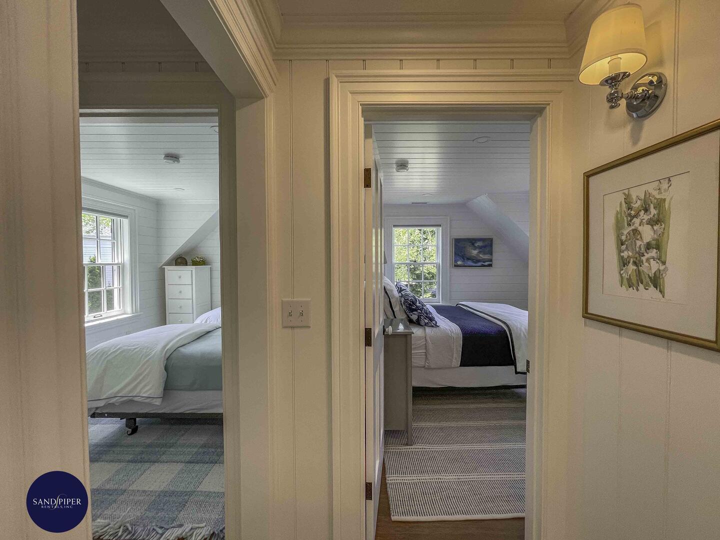 Cape Cod Home 995220