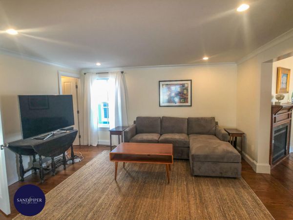 Cape Cod Home 995221