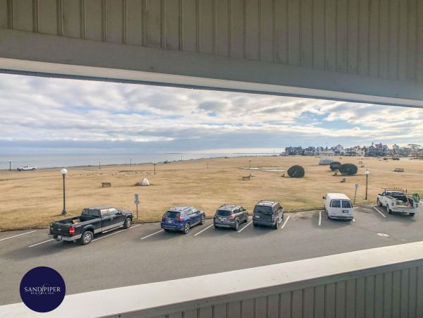 Cape Cod Home 995221
