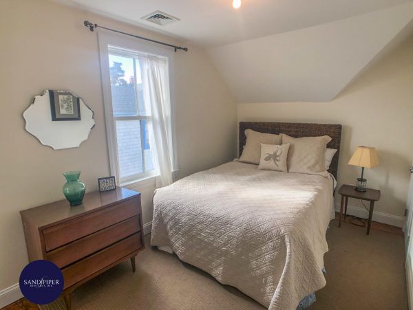 Cape Cod Home 995221