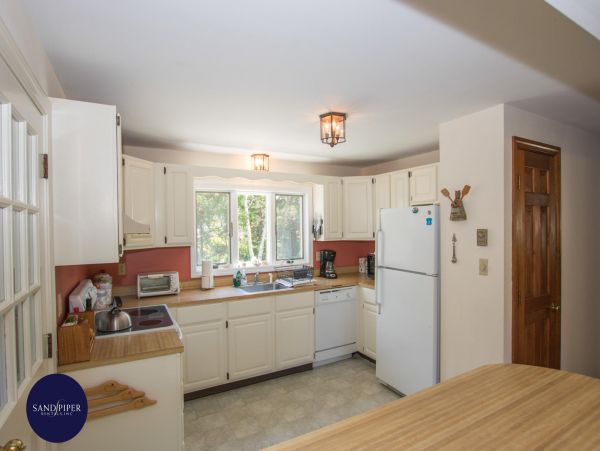 Cape Cod Home 995222