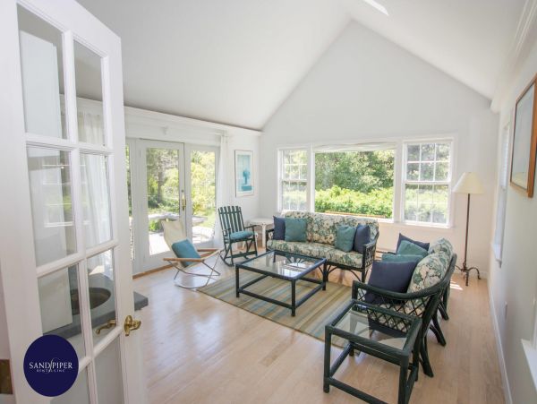 Cape Cod Home 995222