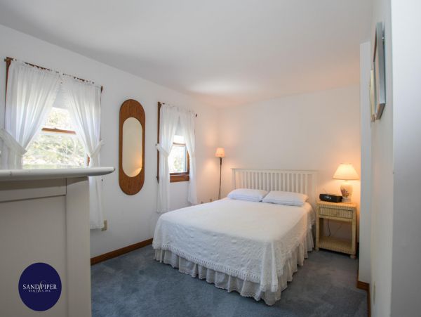 Cape Cod Home 995222