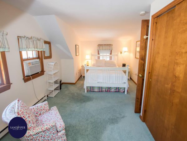 Cape Cod Home 995222