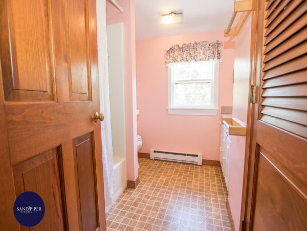Cape Cod Home 995222