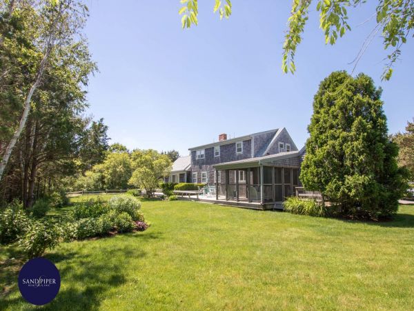 Cape Cod Home 995222