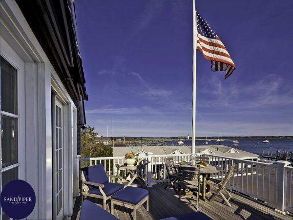Cape Cod Home 995223