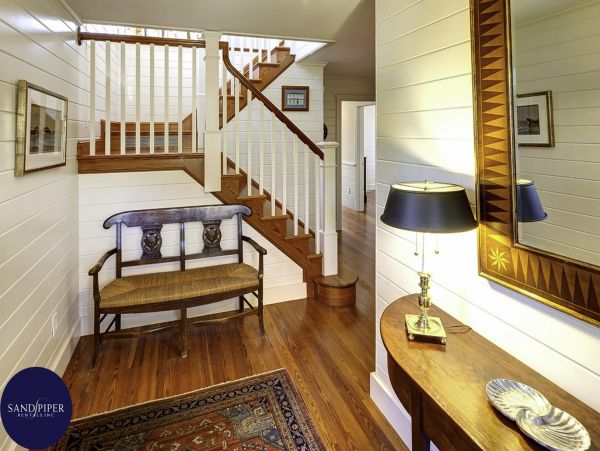 Cape Cod Home 995223