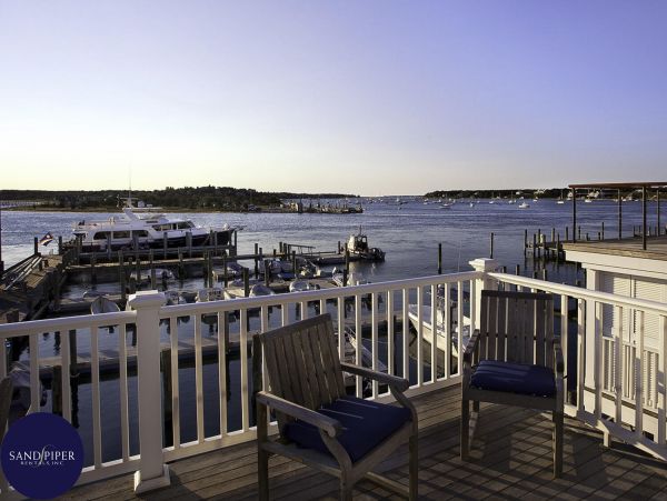Cape Cod Home 995223