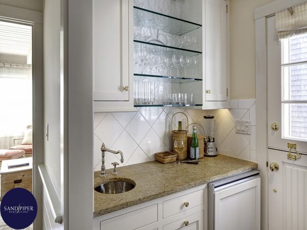 Cape Cod Home 995223