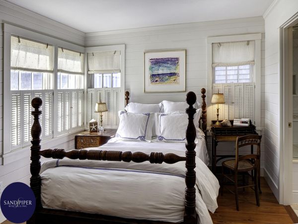 Cape Cod Home 995223