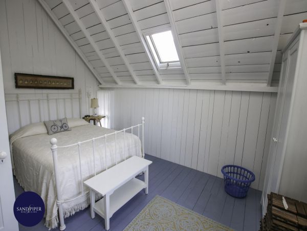 Cape Cod Home 995224