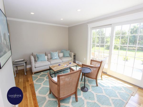 Cape Cod Home 995225