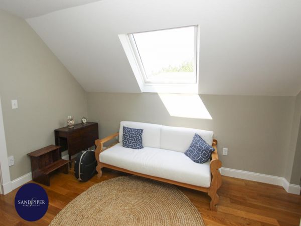 Cape Cod Home 995225