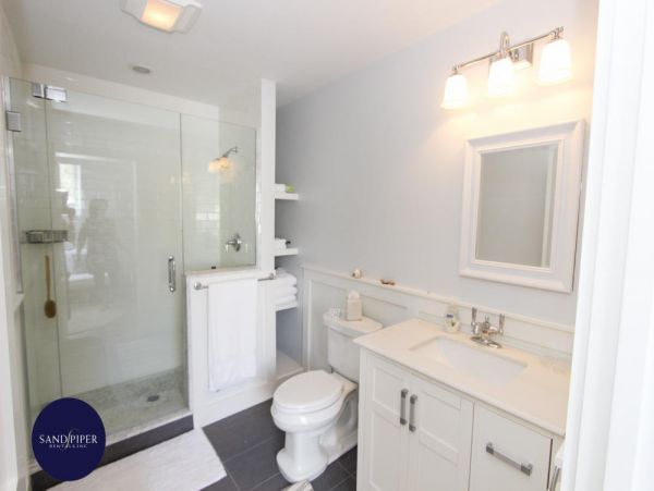 Cape Cod Home 995225