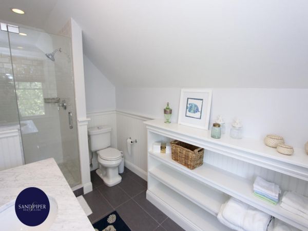 Cape Cod Home 995225