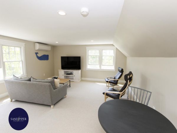 Cape Cod Home 995225