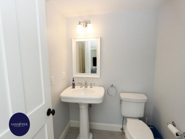 Cape Cod Home 995225