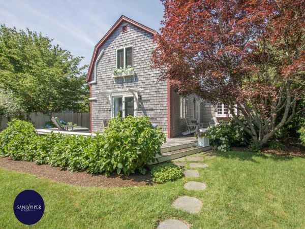 Cape Cod Home 995226