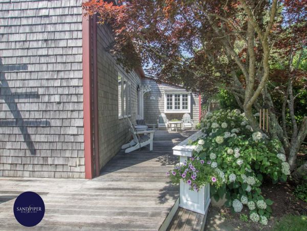 Cape Cod Home 995226