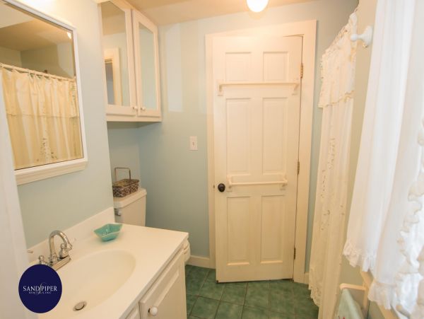 Cape Cod Home 995226