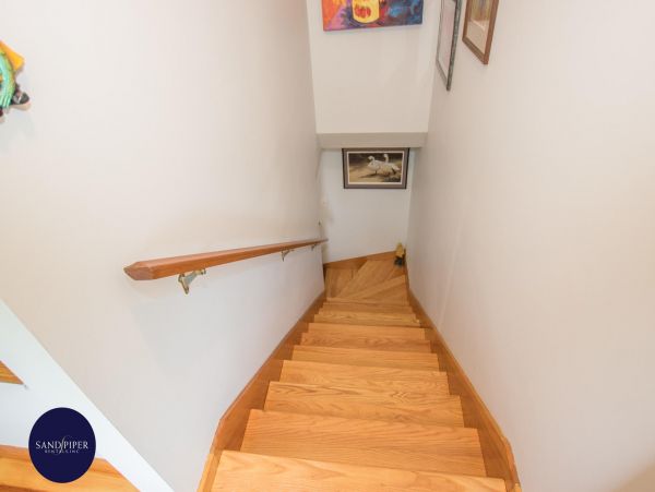 Cape Cod Home 995226