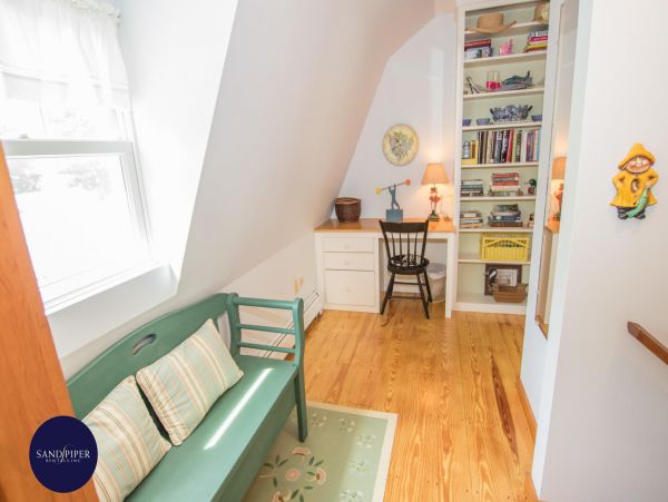 Cape Cod Home 995226