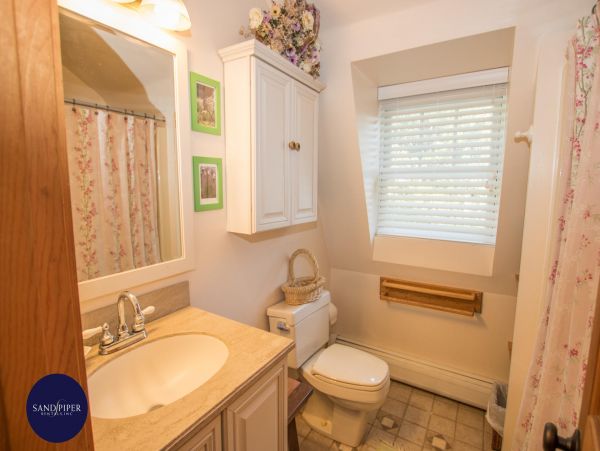 Cape Cod Home 995226