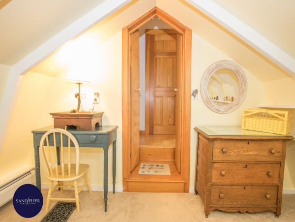 Cape Cod Home 995226