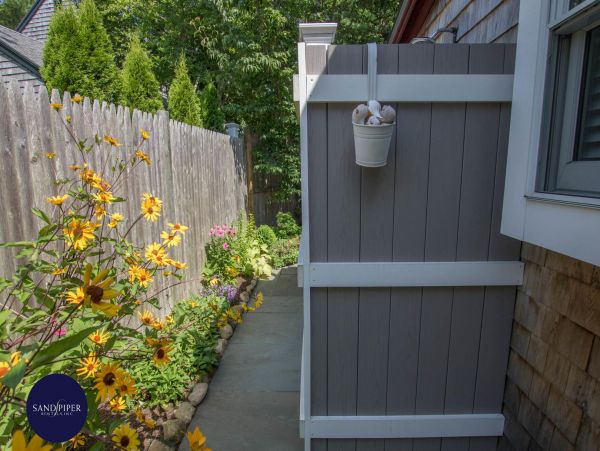 Cape Cod Home 995226