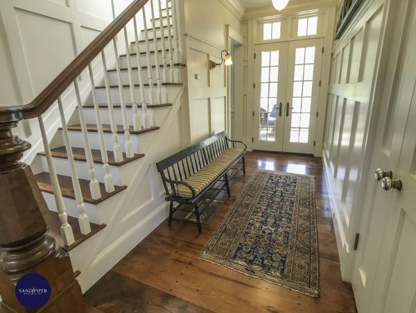 Cape Cod Home 995227