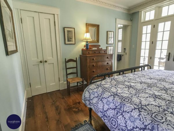 Cape Cod Home 995227