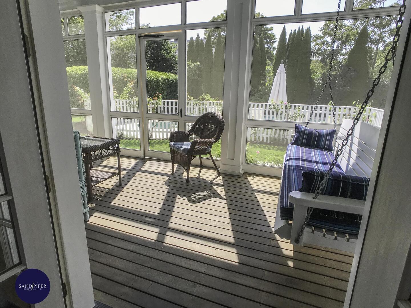 Cape Cod Home 995227
