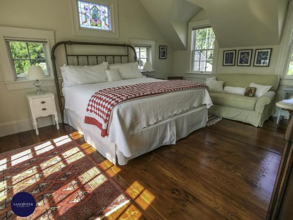 Cape Cod Home 995227