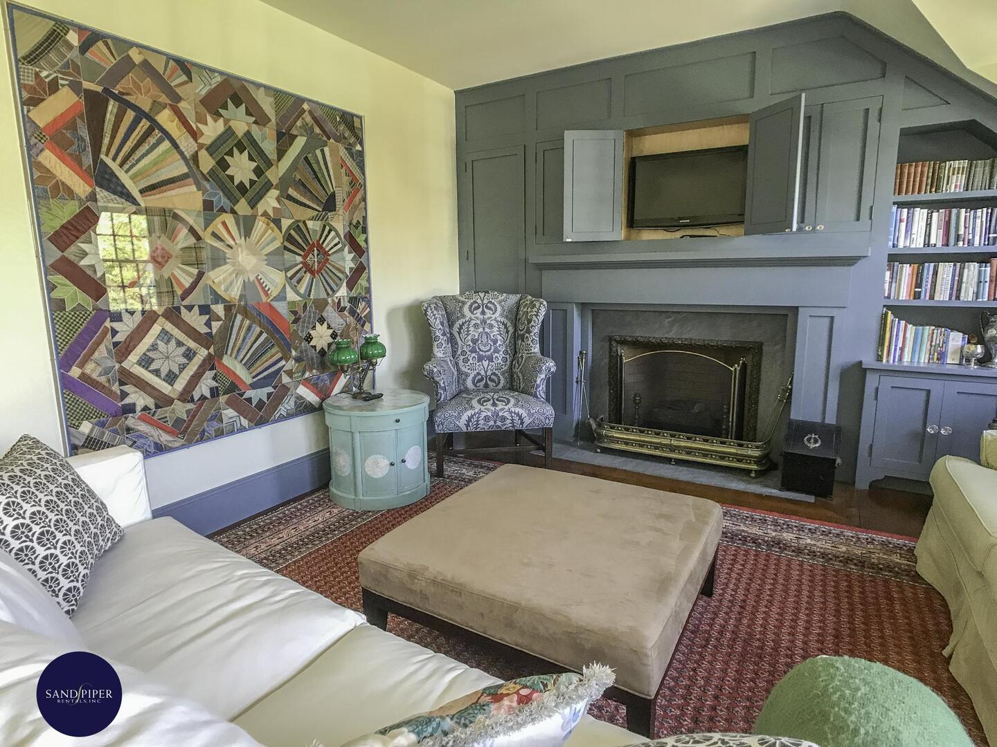 Cape Cod Home 995227