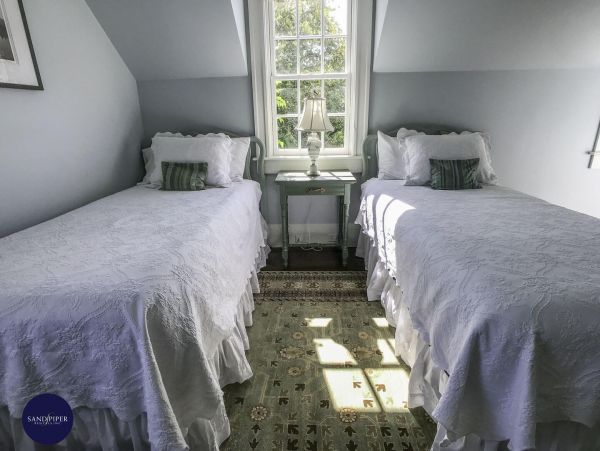 Cape Cod Home 995227