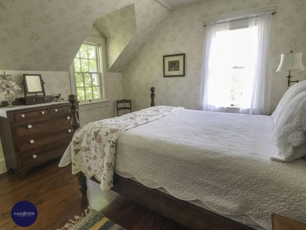 Cape Cod Home 995227