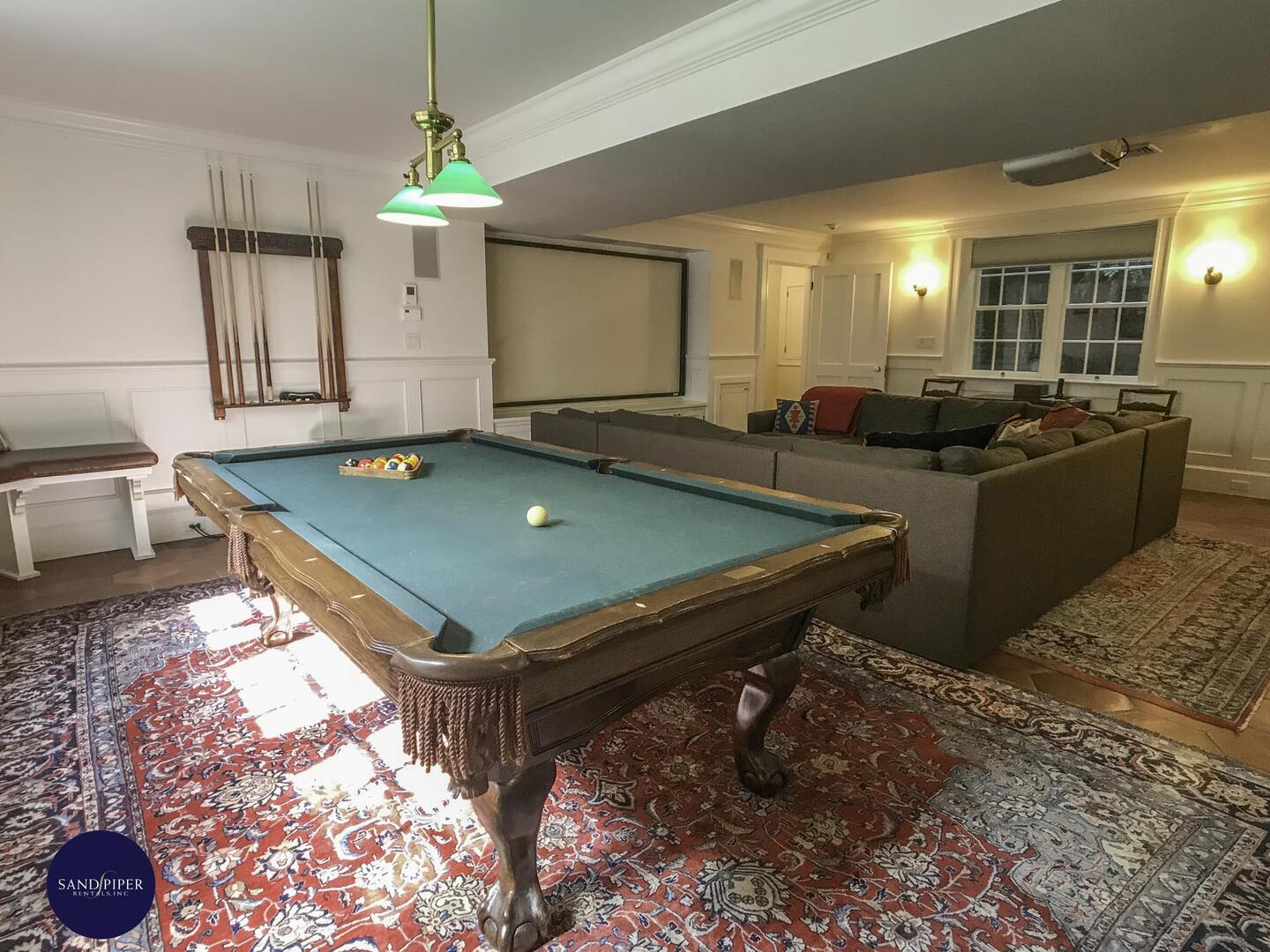Cape Cod Home 995227