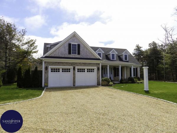 Cape Cod Home 995228