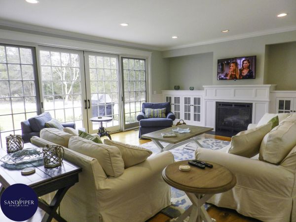 Cape Cod Home 995228