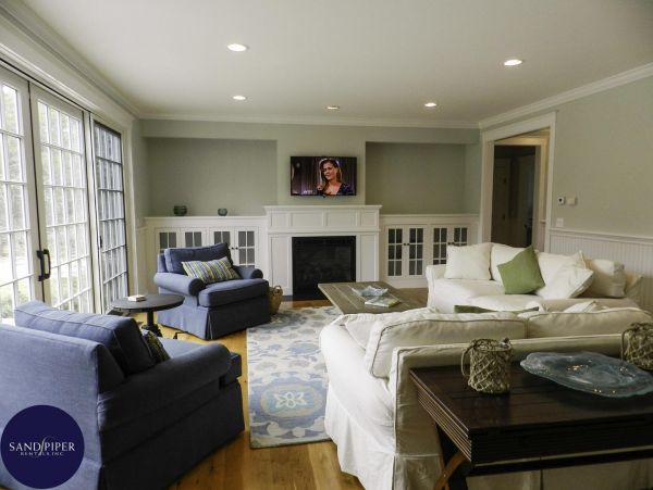 Cape Cod Home 995228