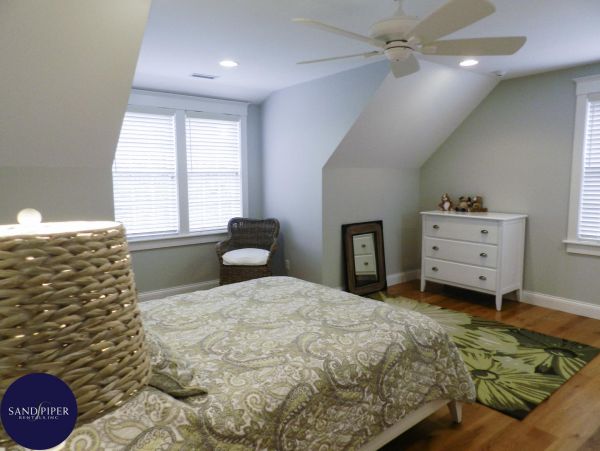 Cape Cod Home 995228