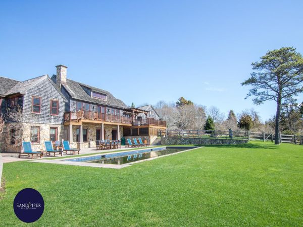 Cape Cod Home 995229