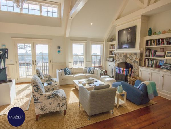Cape Cod Home 995229