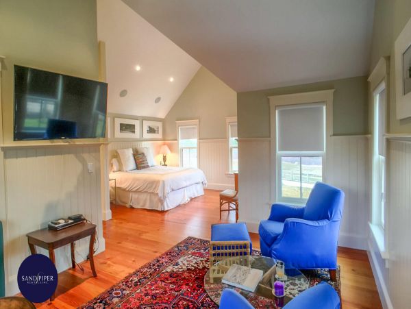 Cape Cod Home 995229