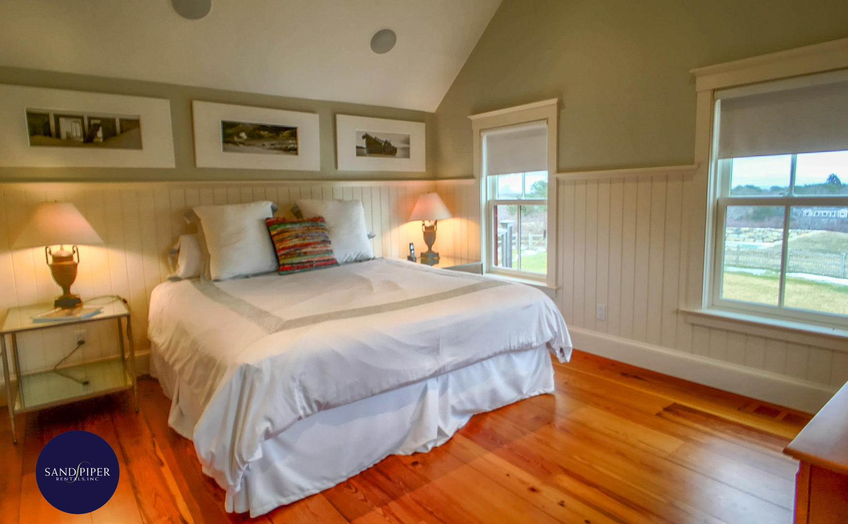 Cape Cod Home 995229