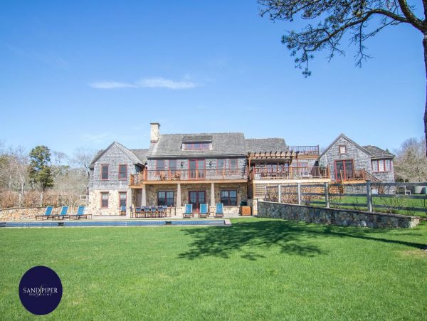 Cape Cod Home 995229