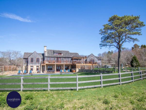 Cape Cod Home 995229