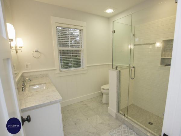 Cape Cod Home 995230
